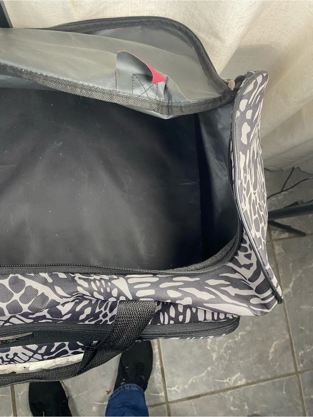 TAG Travel Duffel Bag Grey Black Animal Print Weekender Carry On Tote Luggage